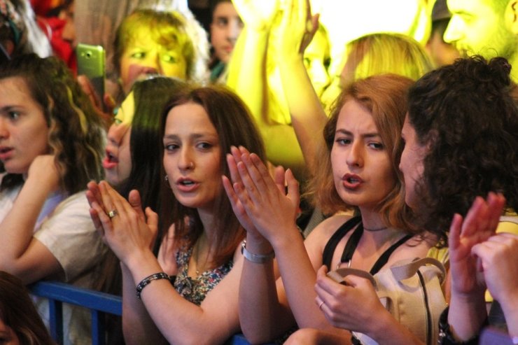 Kocaeli’de 19 Mayıs coşkusu Mehmet Erdem konseri ile yaşandı