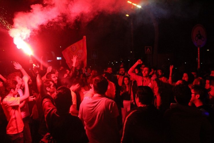 Galatasaray’ın şampiyonluğu Kocaeli’de coşkuyla kutlandı