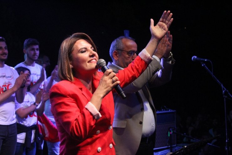 Kocaeli’de 19 Mayıs coşkusu Mehmet Erdem konseri ile yaşandı