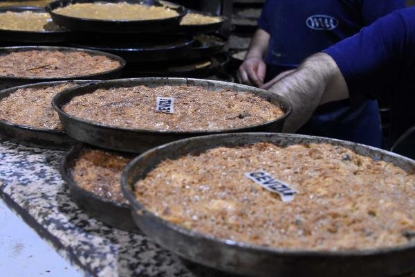 Konya'da ramazanın vazgeçilmez lezzeti; tahinli pide