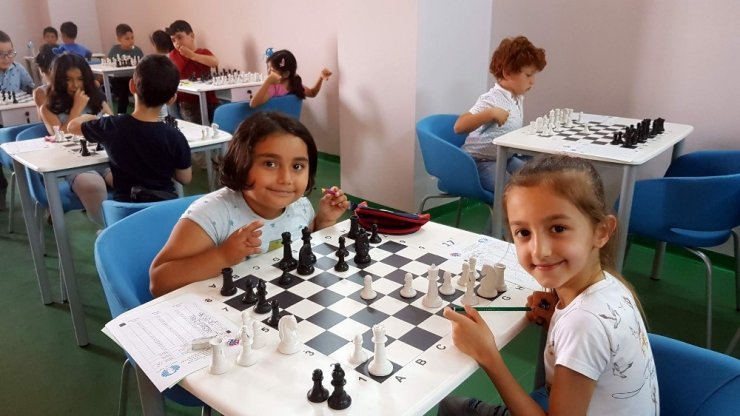 Nazilli’de Gençlik Haftası satranç turnuvası sona erdi