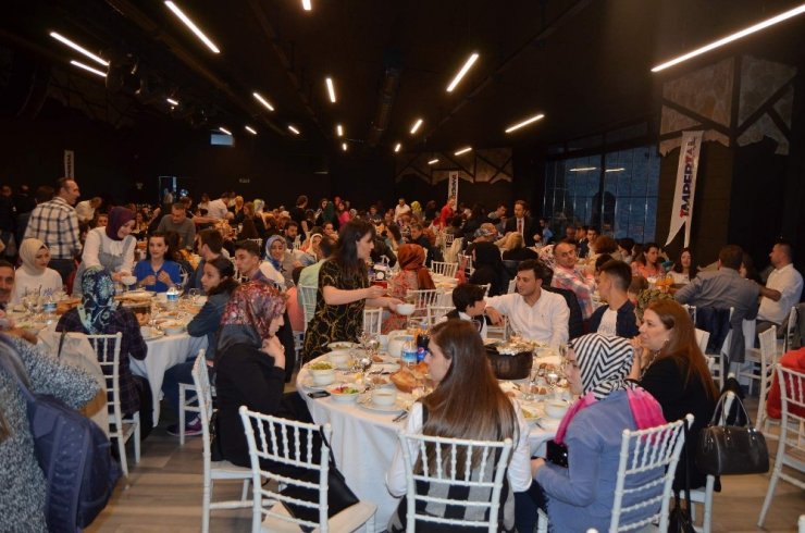 Özel İmperial Hastanesi çalışanları 12. geleneksel iftar yemeğinde bir araya geldi