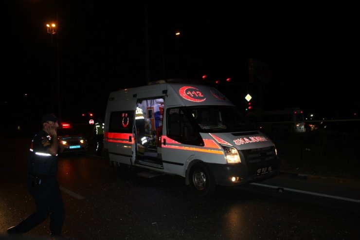 Antalya’da yolcu otobüsü ile ticari araç çarpıştı: 4 yaralı