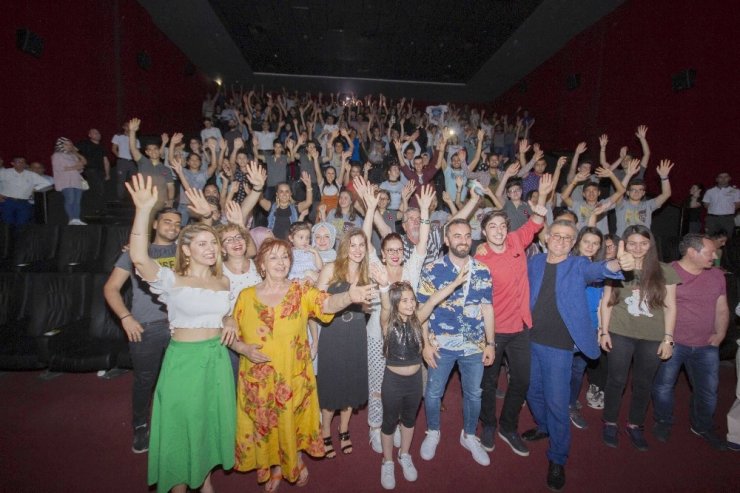 ‘Aykut Enişte’ filminin özel gösterimi Adana’da