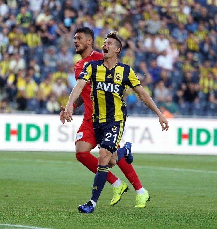 Spor Toto Süper Lig: Fenerbahçe: 1 - Antalyaspor: 1 (İlk yarı)