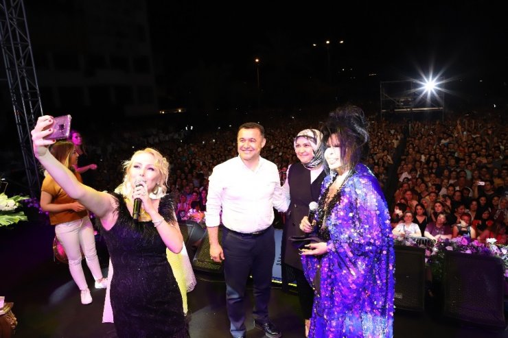 Alanya’da Bülent Ersoy rüzgarı