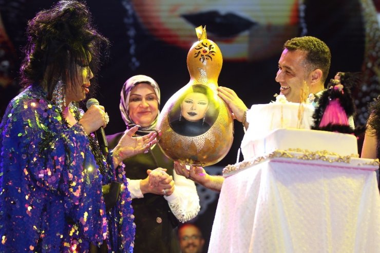 Alanya’da Bülent Ersoy rüzgarı