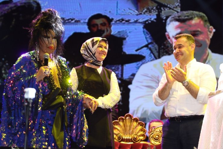 Alanya’da Bülent Ersoy rüzgarı