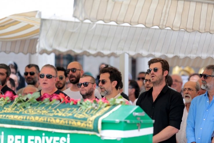 Kıvanç Tatlıtuğ ve Başak Dizer’in acı günü