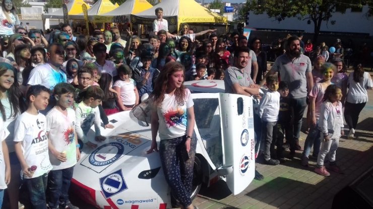 Üniversite öğrencileri yerli elektrikli araç "Ecotron-3" ile bahar şenliğinde