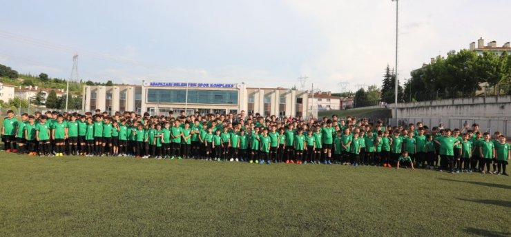 Adapazarı futbol okulu açıldı