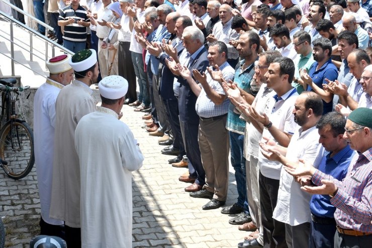 Ceylanpınar’da Muhammed Mursi için gıyabi cenaze namazı kılındı