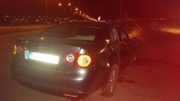 Sivas'ta 2 otomobil çarpıştı: 7 yaralı