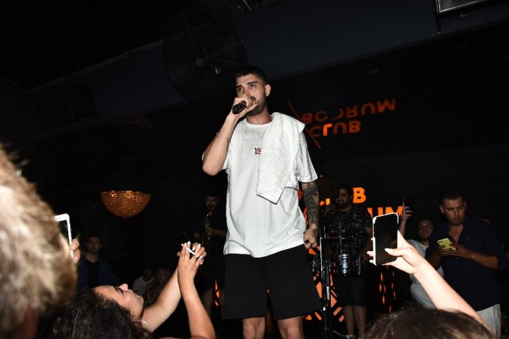 Demet Akalın’dan özür diledi