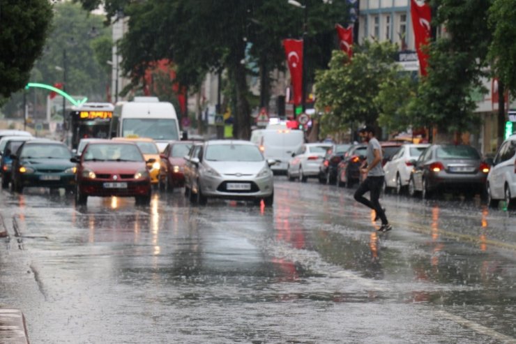 Malatya’da sağanak yağış etkili oluyor