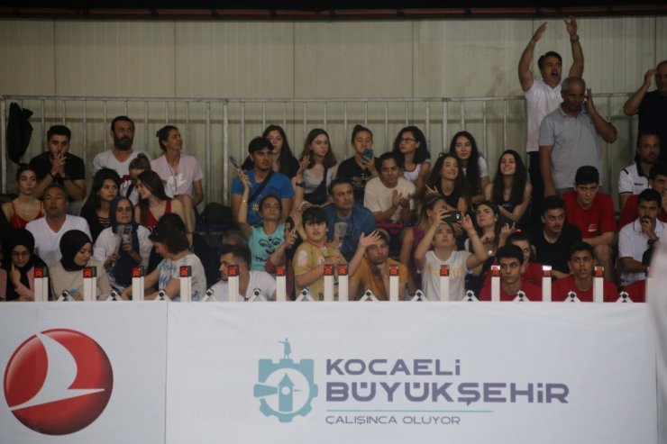 Yıldız Erkeklerde Türkiye Şampiyonu ‘Ziraat Bankası’