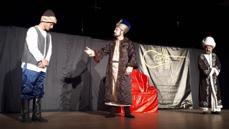 Erzincan Ülkü Ocaklarından "Her Bizans’a Bir Fatih" adlı tiyatro oyunu
