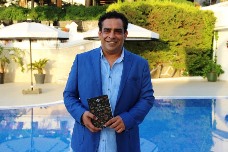 90’lı yılların efsane sanatçısı Ege, Bodrum’da yeni kitabını tanıttı