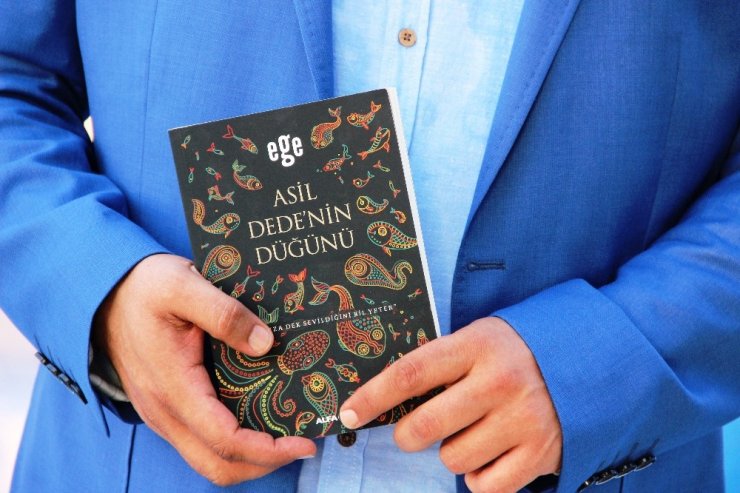 90’lı yılların efsane sanatçısı Ege, Bodrum’da yeni kitabını tanıttı