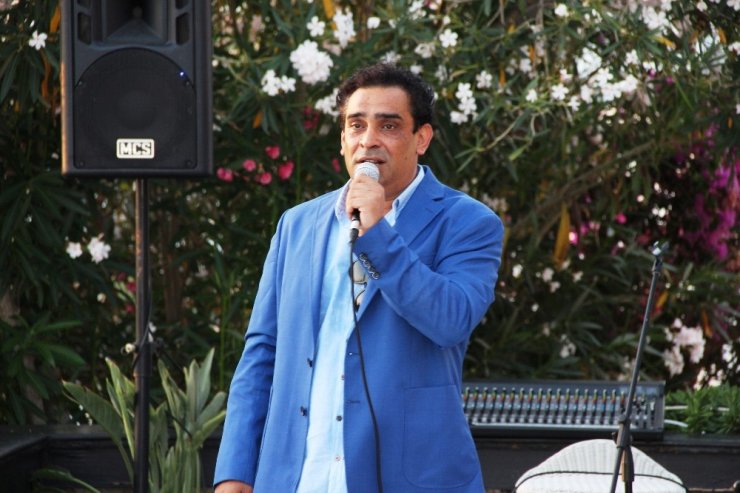 90’lı yılların efsane sanatçısı Ege, Bodrum’da yeni kitabını tanıttı