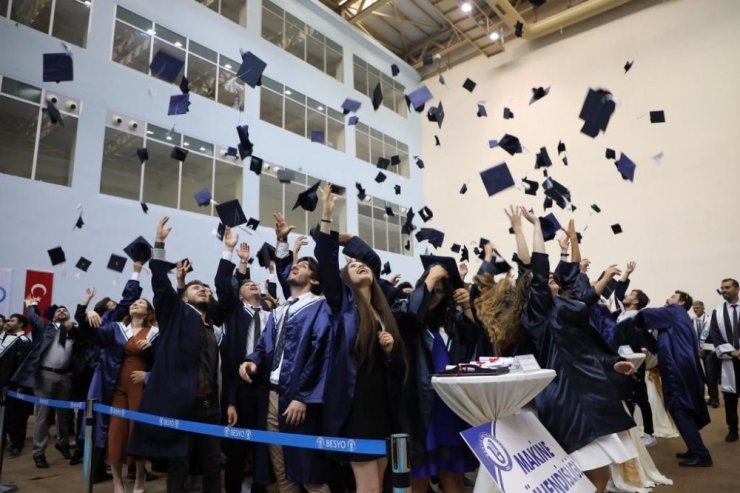 Bartın Üniversitesi 11’inci mezunlarını uğurladı