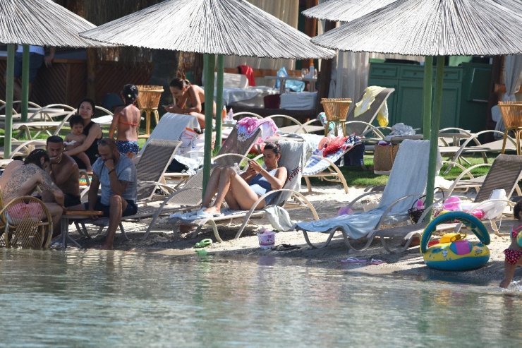 Cenk Tosun Bodrum’da tatilde