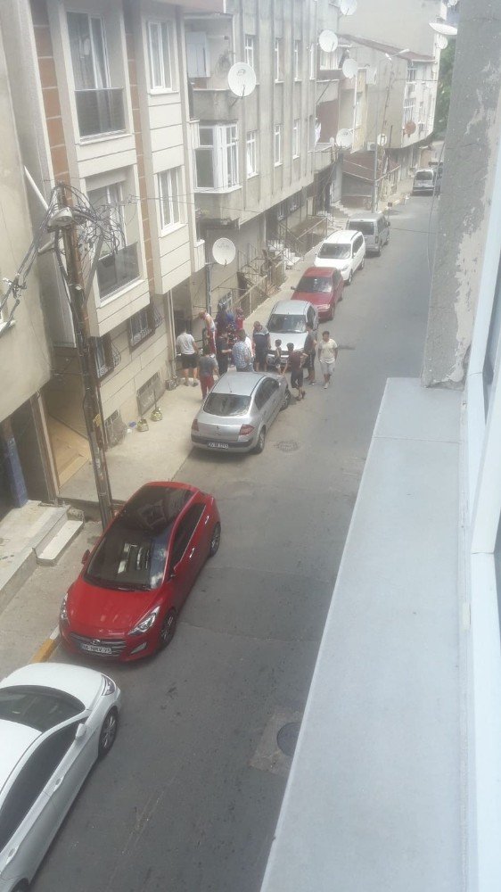 Taksiciye evinin önünde silahlı saldırı