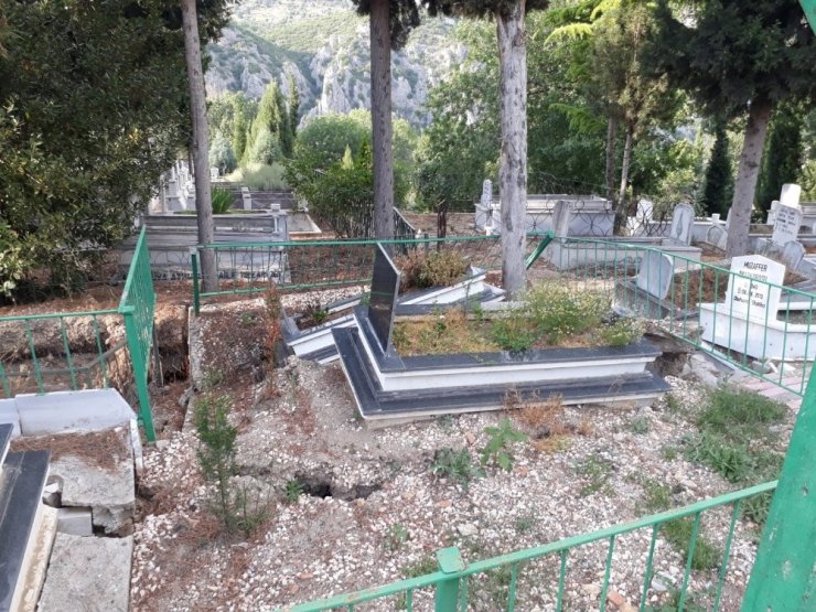 Bilecik Mezarlığı ve Orhangazi İmareti’ne müdahalesi için Anıtlar Kurulu’ndan haber bekleniyor