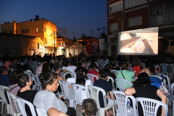 Tarsus’ta açık hava sinemasına yoğun ilgi