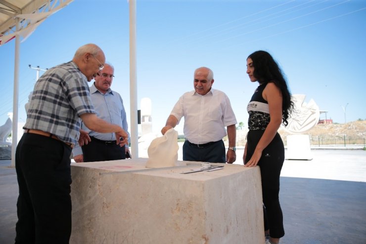 Taşı sanata dönüştürenler Denizli’de