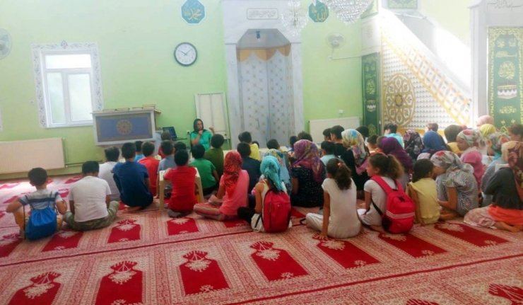 Burhaniye’de Kur’an kursu öğrencilerine sağlık eğitimi