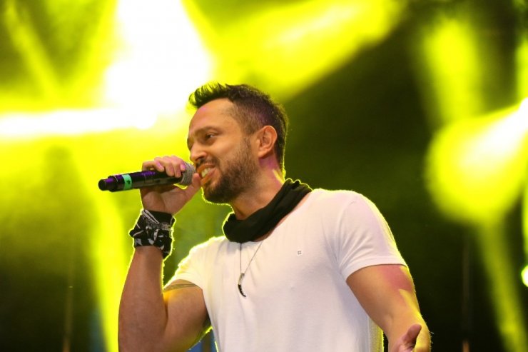 Kdz. Ereğli’de Hadise ve Murat Boz rüzgarı