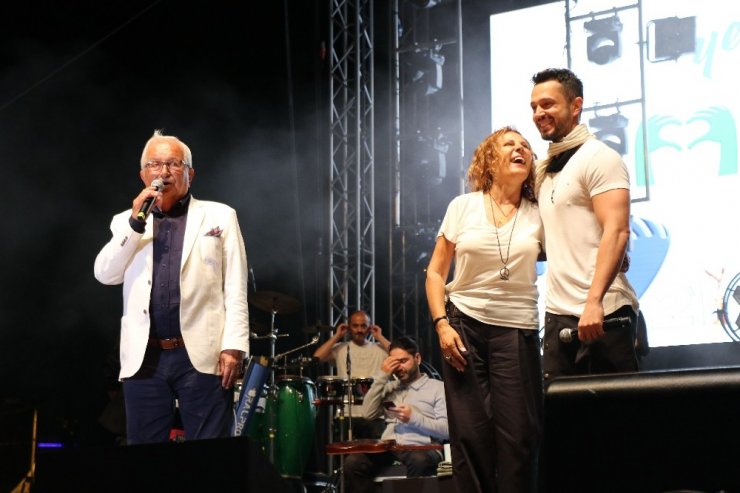 Kdz. Ereğli’de Hadise ve Murat Boz rüzgarı