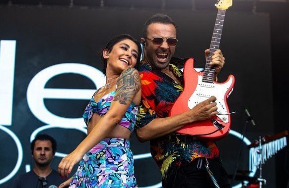 Kuşadası Gençlik Festivali’nde üçlü düet