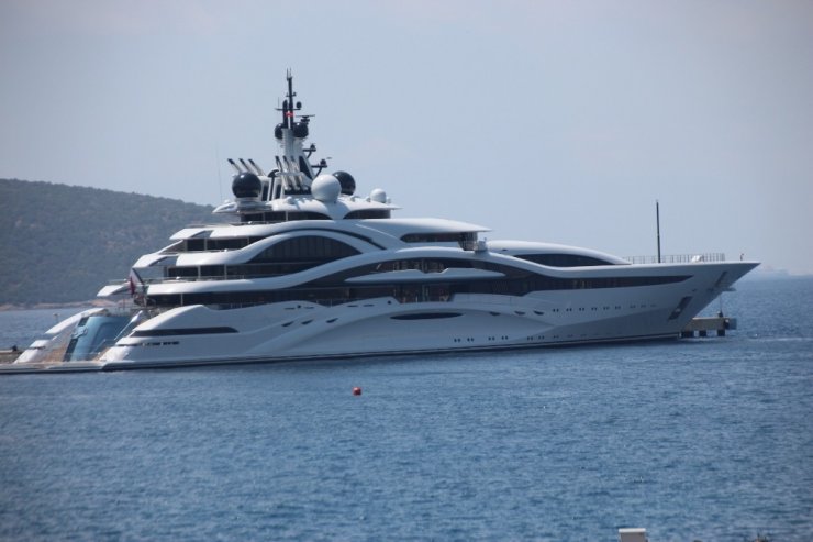 Katar emirinin 300 milyon dolar değerindeki yüzen sarayı Bodrum’da