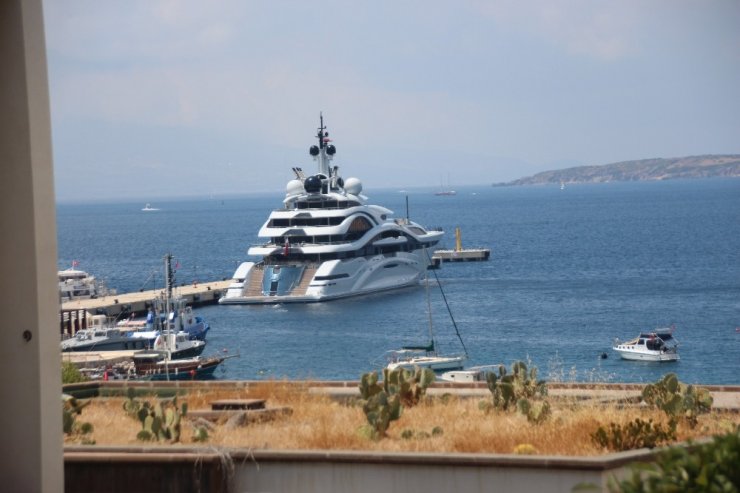 Katar emirinin 300 milyon dolar değerindeki yüzen sarayı Bodrum’da