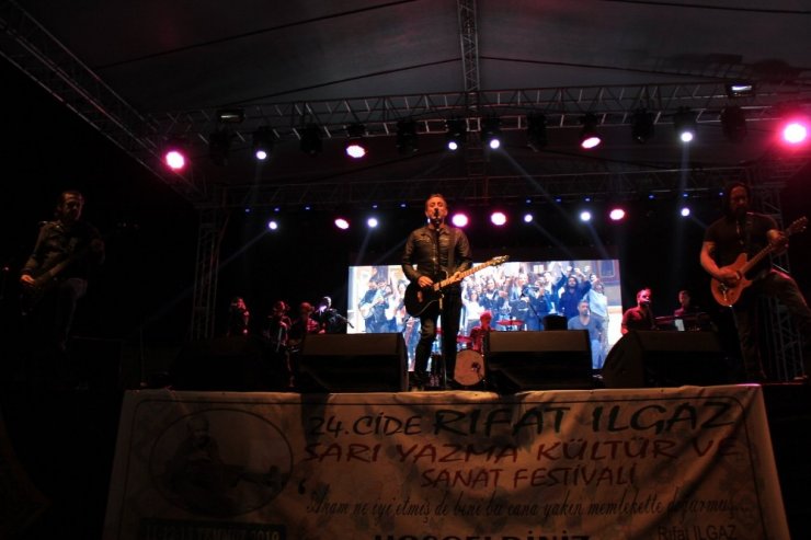 Haluk Levent Cide’de 20 bin kişiye konser verdi