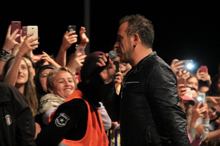 Haluk Levent Cide’de 20 bin kişiye konser verdi