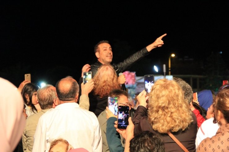Haluk Levent Cide’de 20 bin kişiye konser verdi