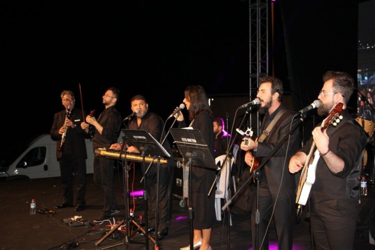 Ünlü Şair ve bestekar Cide’de konser verdi