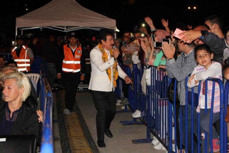 Ünlü Şair ve bestekar Cide’de konser verdi