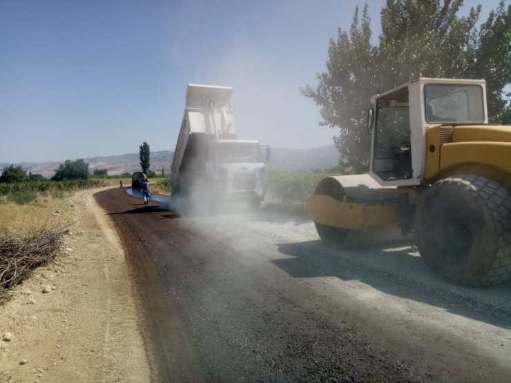 Alaşehir’de asfalt çalışmaları başladı