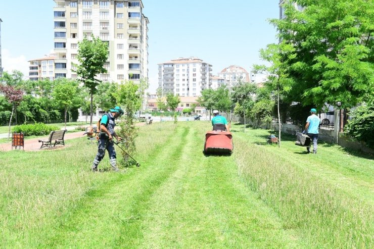 Yeşilyurt Belediyesi’nden park ve yeşil alanların bakımına önem veriyor