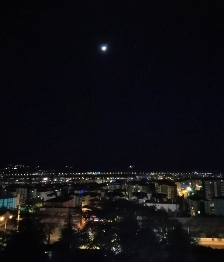 Elazığ’da "Parçalı Ay Tutulması" gözlemlendi