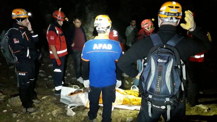 Köpek saldırısı sonucu dağda mahsur kalan vatandaş 5 saat süren operasyonla kurtarıldı