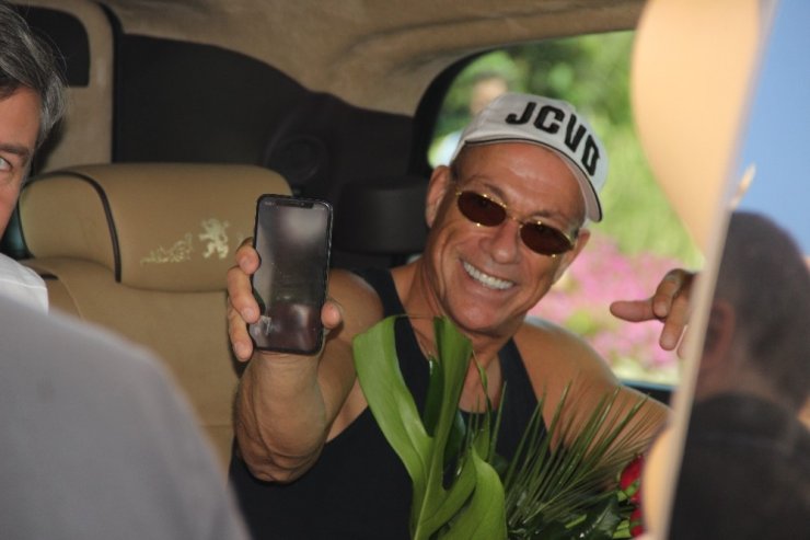Jean Claude Van Damme’ın ilk isteği Türk kahvesi oldu