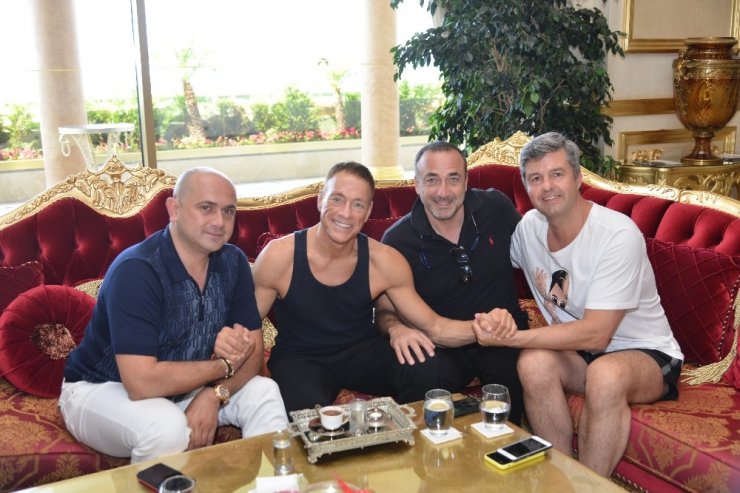 Jean Claude Van Damme Türkiye’yi öve öve bitiremedi