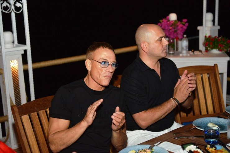 Jean Claude Van Damme Türkiye’yi öve öve bitiremedi