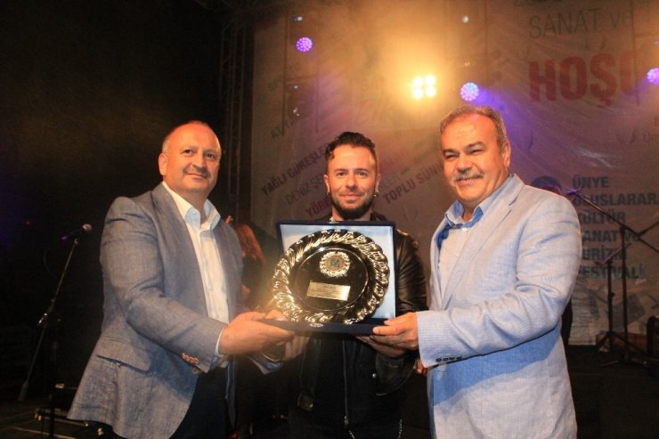 Gece, Emre ile Aydın’landı