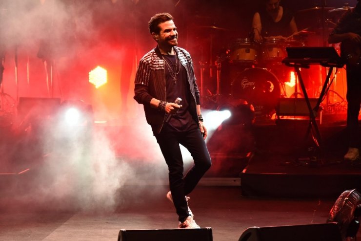 Beren Saat, Kenan Doğulu ayrılık iddialarına son noktayı koydu